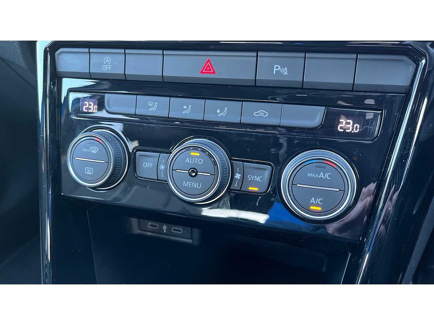 Volkswagen T-ROC 2017 1.0 TSI Black Edition 110PS