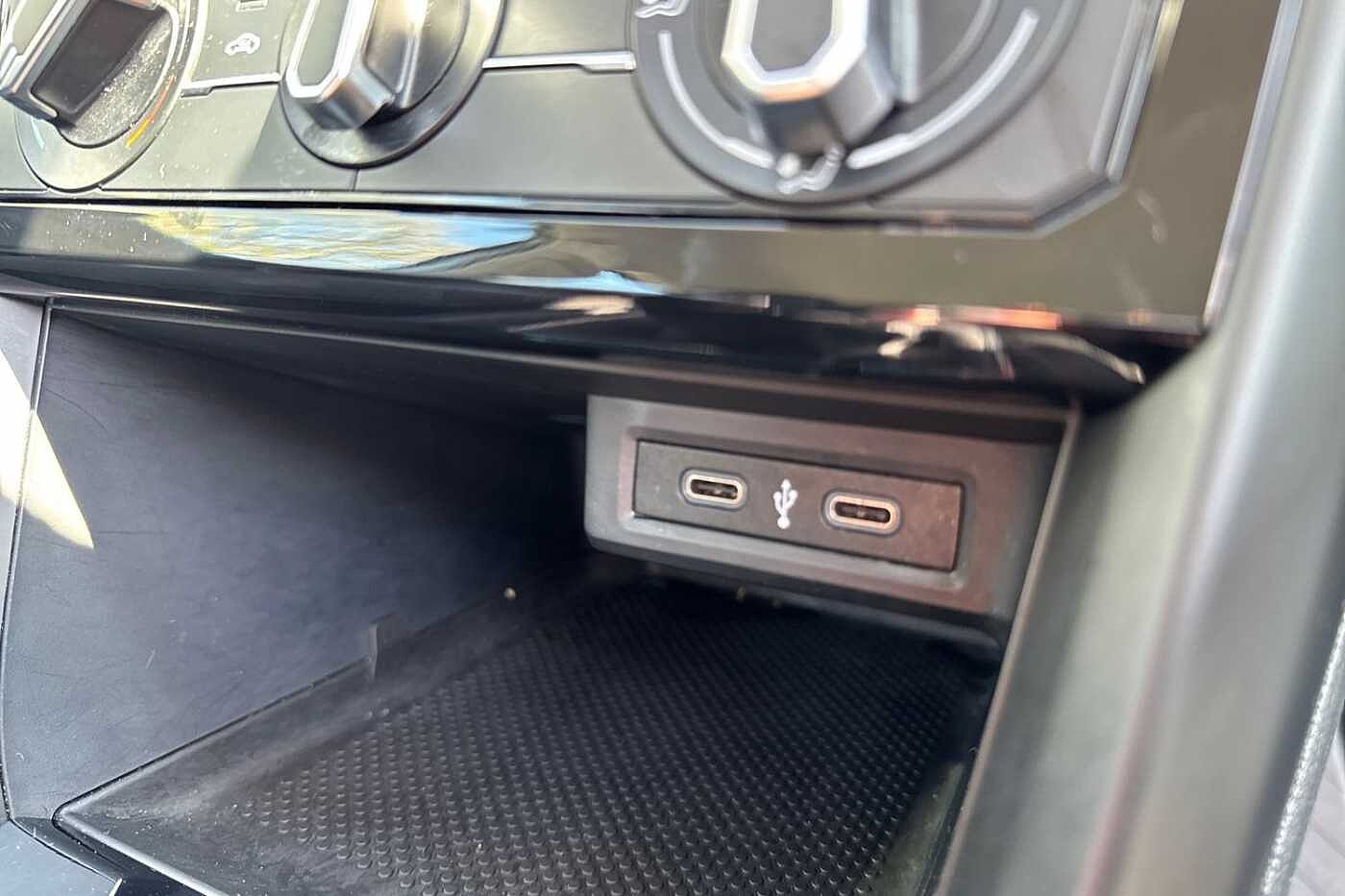 Volkswagen T-Cross 1.0 TSI (110ps) SE DSG Hatchback