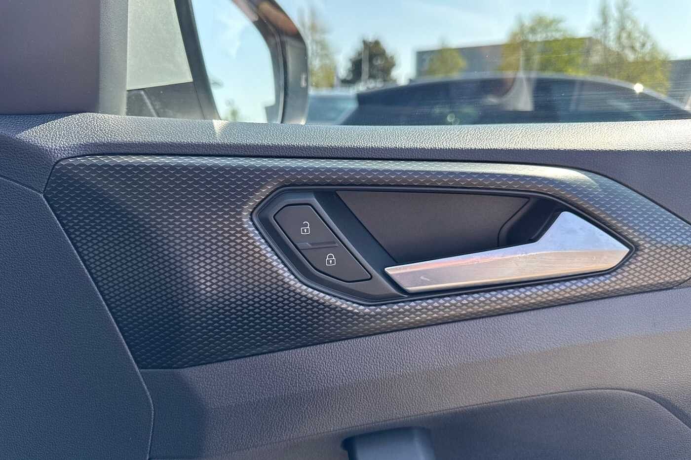 Volkswagen T-Cross 1.0 TSI (110ps) SE DSG Hatchback